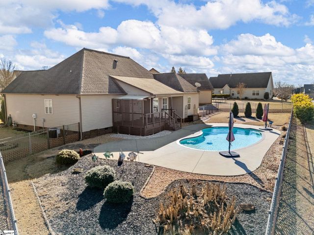 335 War Emblem Drive, Boiling Springs, SC 29316