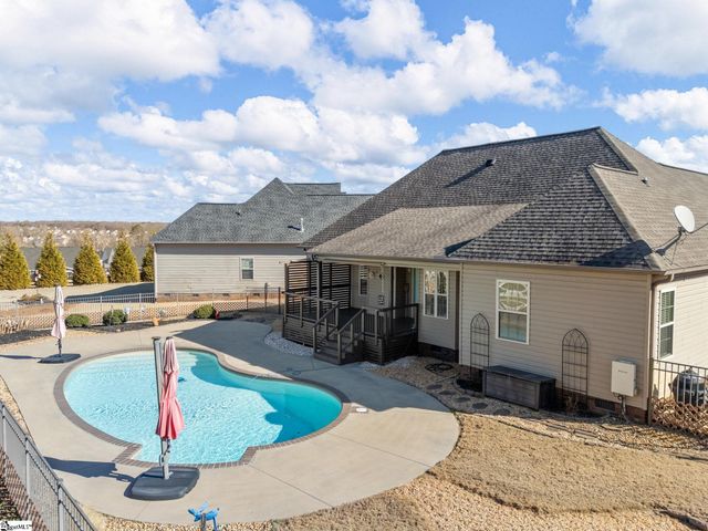 335 War Emblem Drive, Boiling Springs, SC 29316