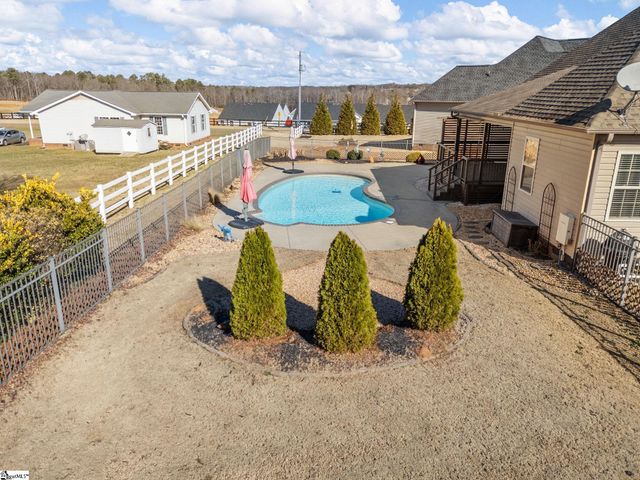 335 War Emblem Drive, Boiling Springs, SC 29316