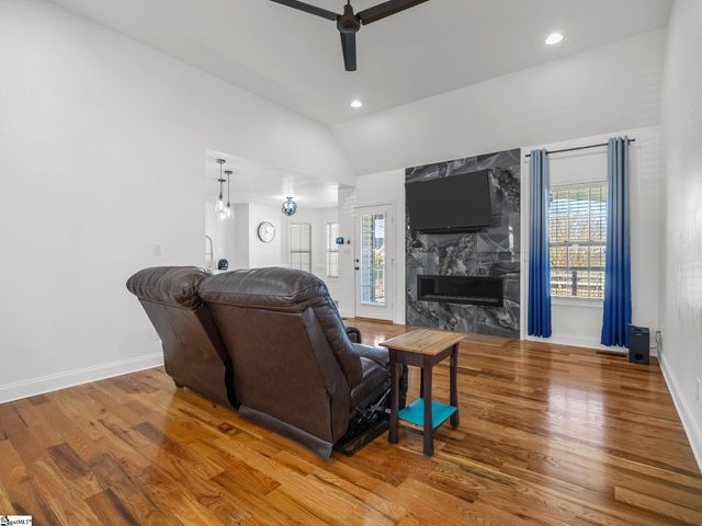 335 War Emblem Drive, Boiling Springs, SC 29316