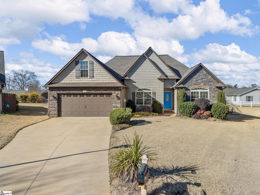 335 War Emblem Drive, Boiling Springs, SC 29316