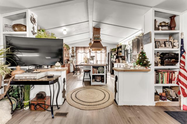 46 Pink Dogwood Trail, Kimberling City, MO 65686