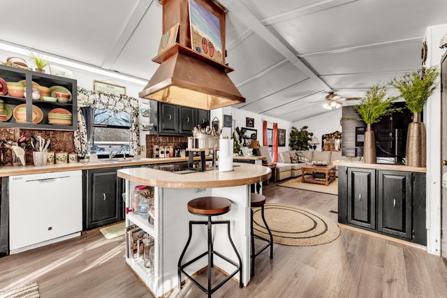 46 Pink Dogwood Trail, Kimberling City, MO 65686