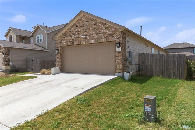 223 Pitkin DR, Lockhart, TX 78644