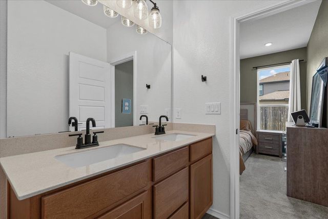 223 Pitkin DR, Lockhart, TX 78644