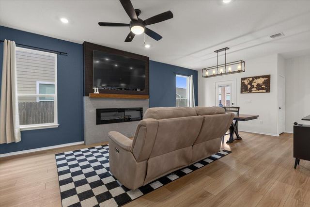223 Pitkin DR, Lockhart, TX 78644