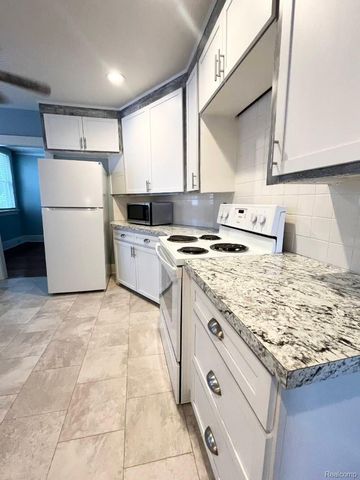 1314 E 12 Mile Road, Royal Oak, MI 48073