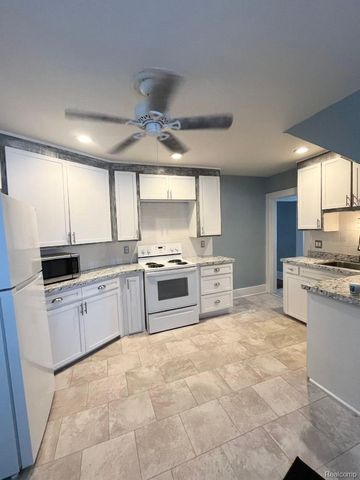 1314 E 12 Mile Road, Royal Oak, MI 48073