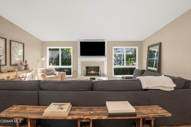 3109 Rollings Avenue, Thousand Oaks, CA 91360