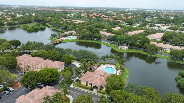 2482 Centergate Dr 104, Miramar, FL 33025