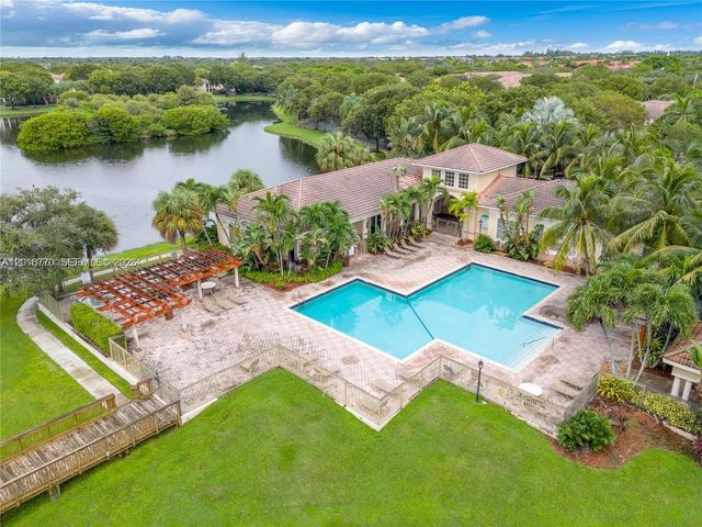 2482 Centergate Dr 104, Miramar, FL 33025
