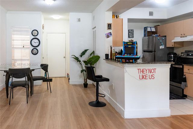 2482 Centergate Dr 104, Miramar, FL 33025