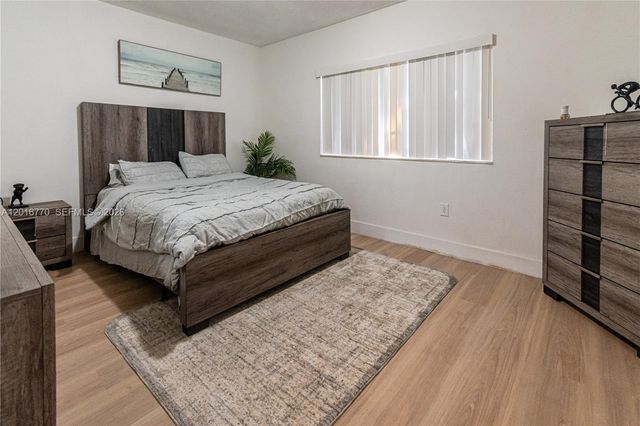 2482 Centergate Dr 104, Miramar, FL 33025