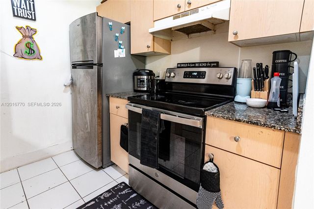 2482 Centergate Dr 104, Miramar, FL 33025