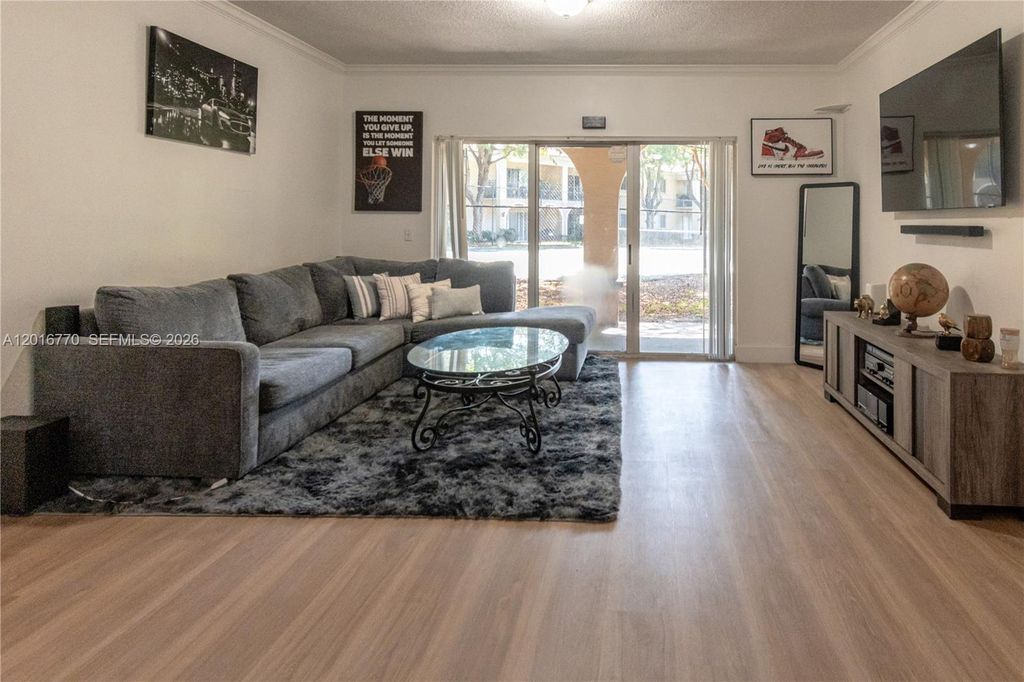 2482 Centergate Dr 104, Miramar, FL 33025