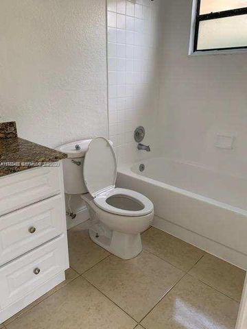 1522 Lake Crystal Dr B B, West Palm Beach, FL 33411