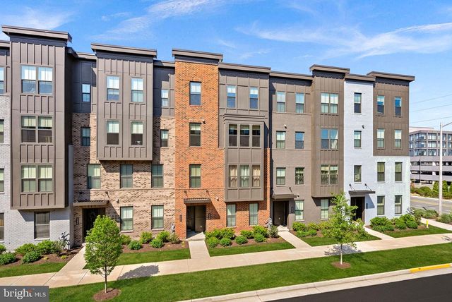 2240 WOODLAND GAP TER, Herndon, VA 20171