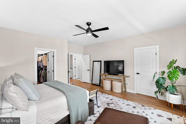 2240 WOODLAND GAP TER, Herndon, VA 20171