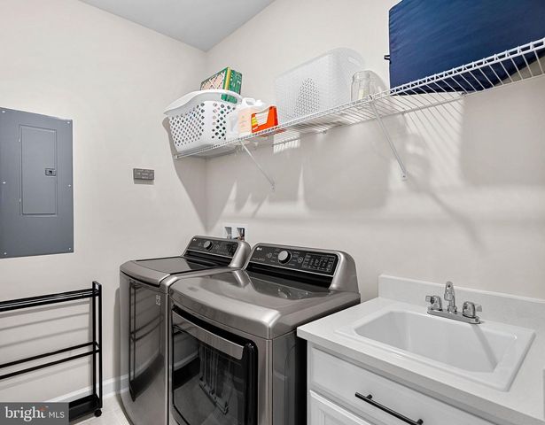 2240 WOODLAND GAP TER, Herndon, VA 20171