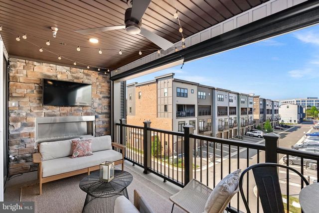 2240 WOODLAND GAP TER, Herndon, VA 20171