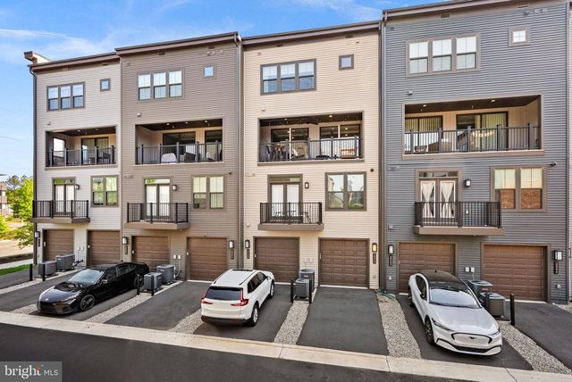 2240 WOODLAND GAP TER, Herndon, VA 20171