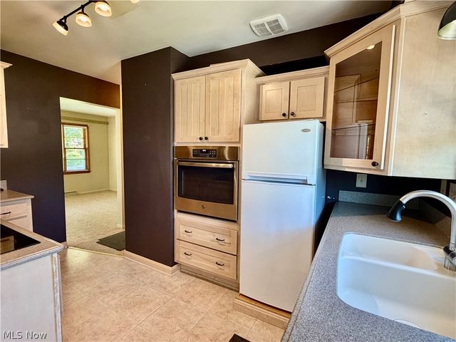 4309 State Road, Ashtabula, OH 44004