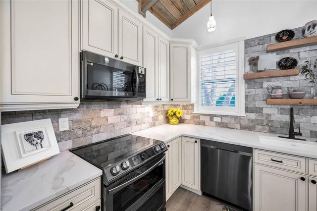 525 LEXINGTON STREET, Dunedin, FL 34698