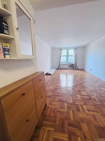 137-40 45TH Avenue 1F, Flushing, NY 11355