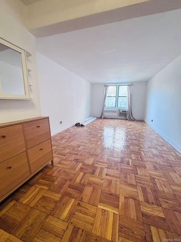 137-40 45TH Avenue 1F, Flushing, NY 11355