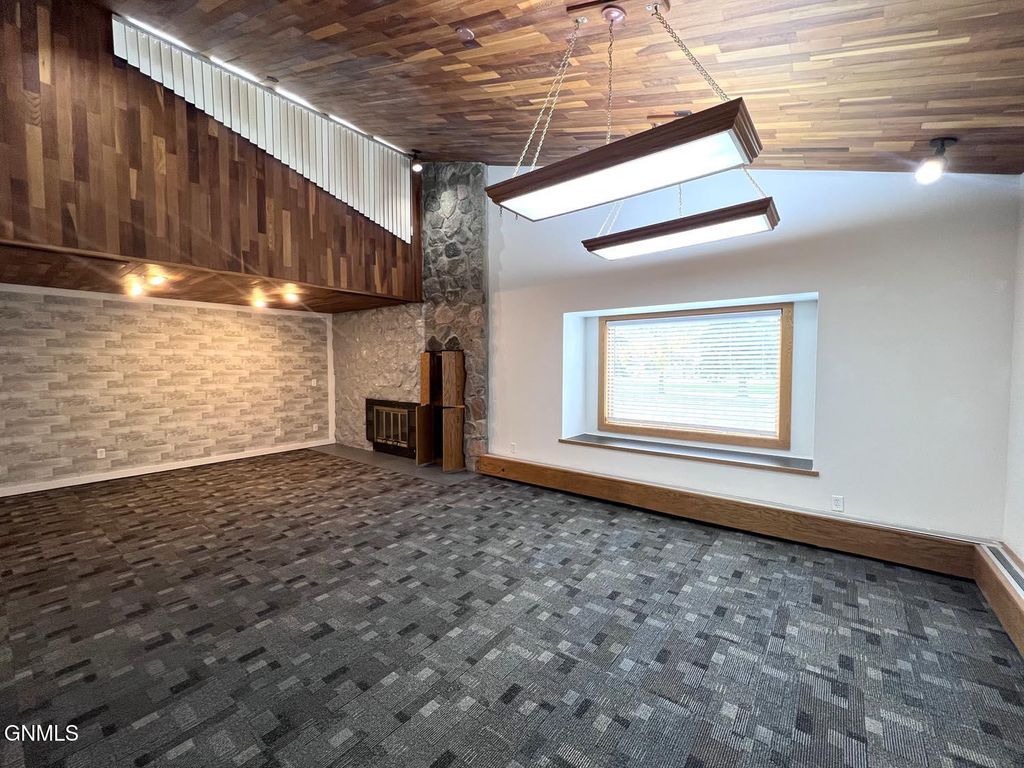 1720 Burnt Boat photo 39