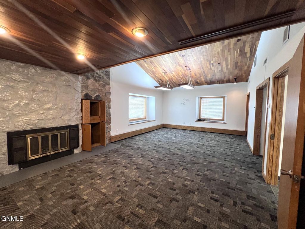 1720 Burnt Boat photo 8