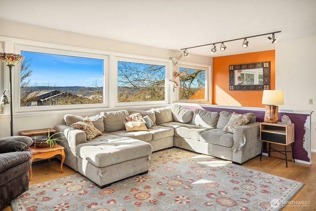 856 Stetson Ave, Kent, WA 98031