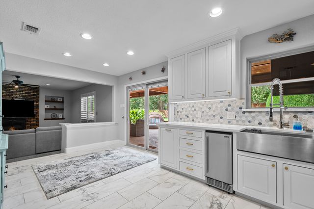 3621 Welwyn Way Drive, Bedford, TX 76021