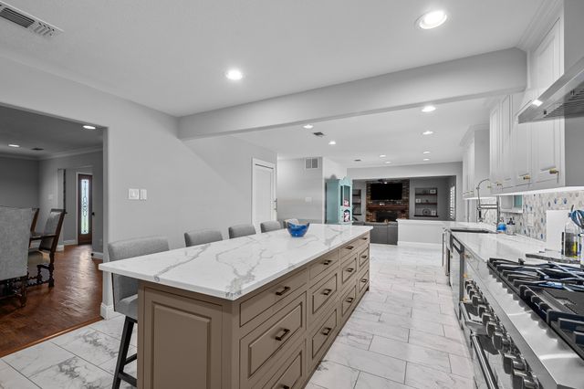 3621 Welwyn Way Drive, Bedford, TX 76021