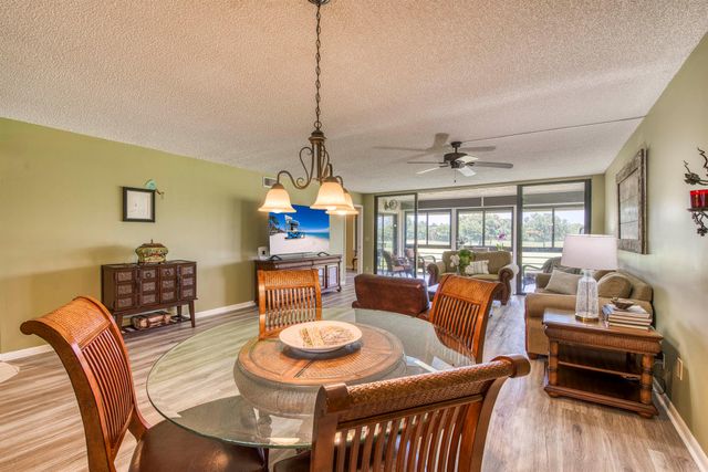 11186 Green Lake Drive 202, Boynton Beach, FL 33437