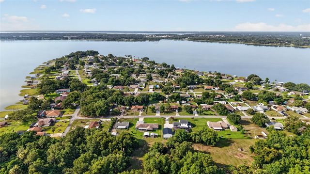 5216 SYDNEY ROAD, Fruitland Park, FL 34731