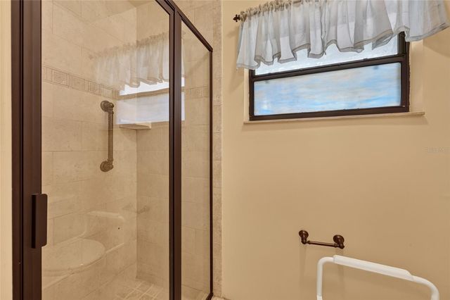 5216 SYDNEY ROAD, Fruitland Park, FL 34731