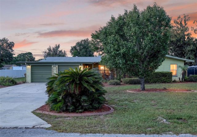5216 SYDNEY ROAD, Fruitland Park, FL 34731