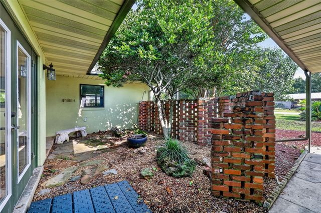 5216 SYDNEY ROAD, Fruitland Park, FL 34731