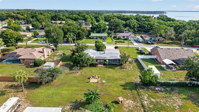 5216 SYDNEY ROAD, Fruitland Park, FL 34731