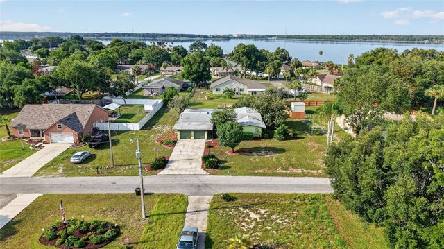 5216 SYDNEY ROAD, Fruitland Park, FL 34731