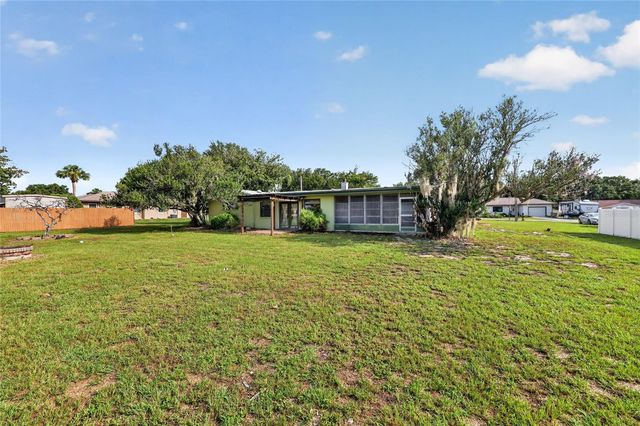 5216 SYDNEY ROAD, Fruitland Park, FL 34731