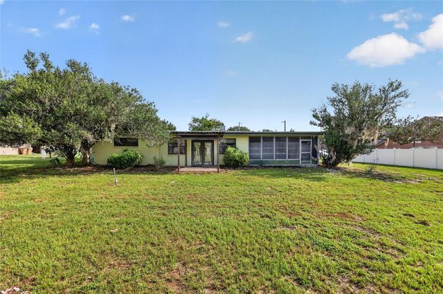5216 SYDNEY ROAD, Fruitland Park, FL 34731