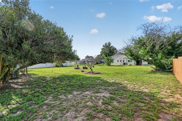 5216 SYDNEY ROAD, Fruitland Park, FL 34731