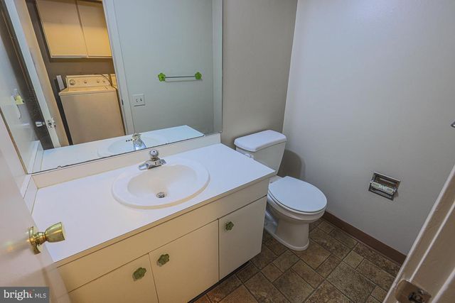 7617 7 MILE LN, Baltimore, MD 21208