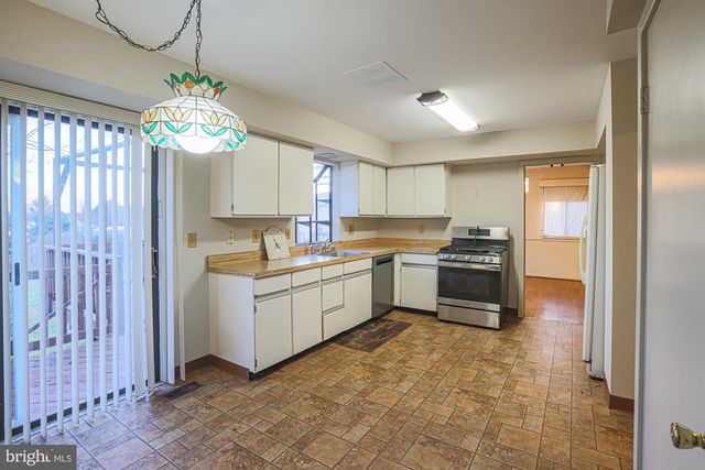 7617 7 MILE LN, Baltimore, MD 21208