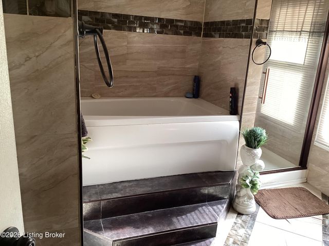 1225 S 32nd St, Louisville, KY 40211