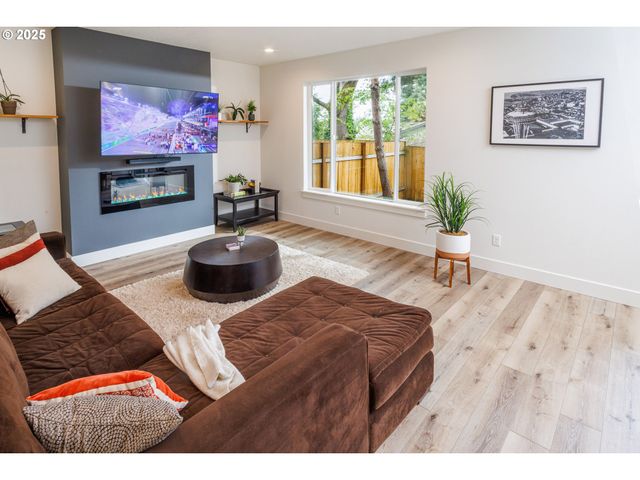 19386 JUNIPER Ct, Oregon City, OR 97045