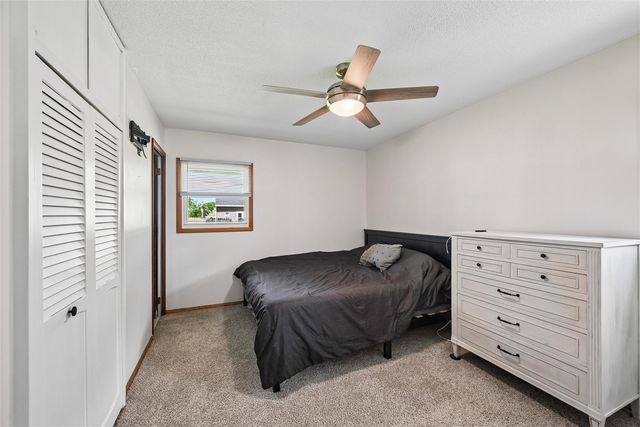 4633 White Pine Drive NE, Cedar Rapids, IA 52402