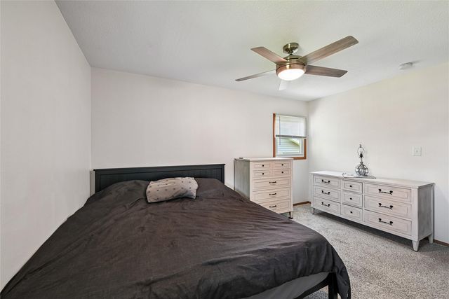 4633 White Pine Drive NE, Cedar Rapids, IA 52402